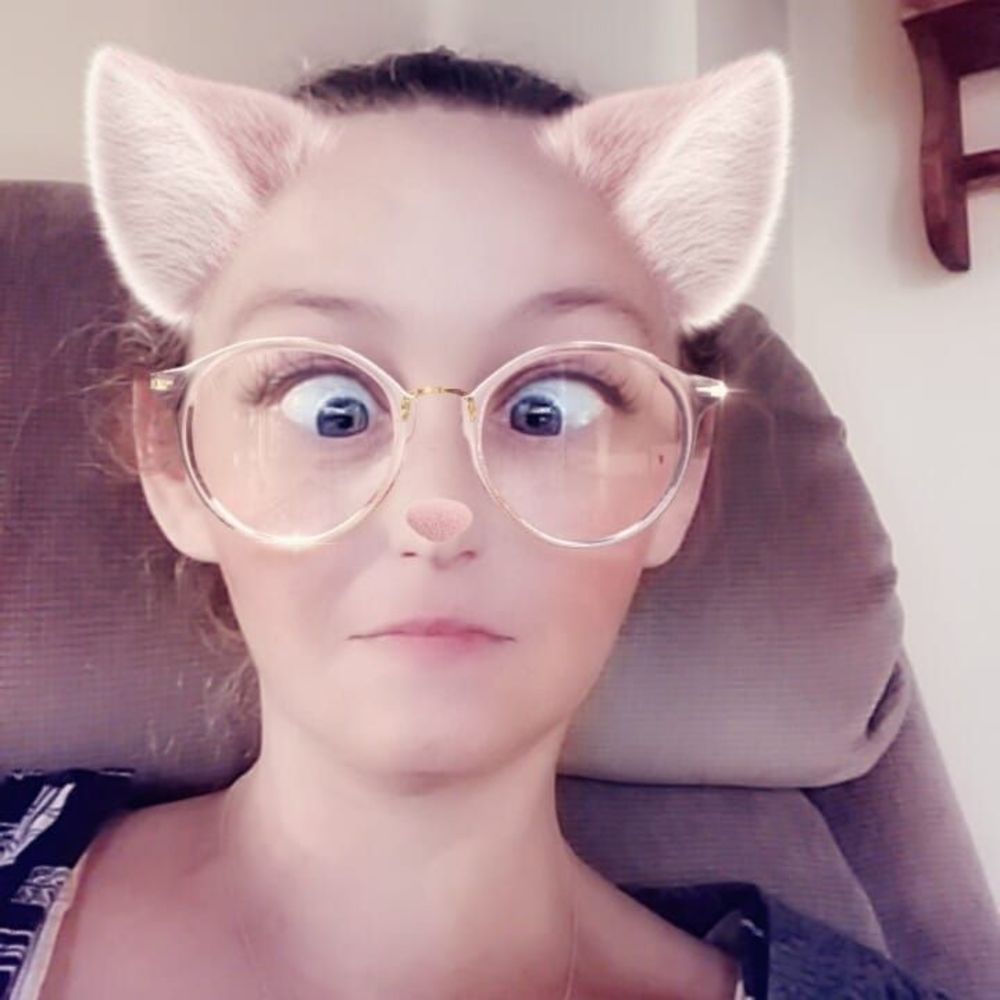 Meet your Posher, Crystal